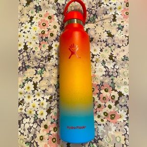 Limited Edition Keiki Rainbow Hawaii Shave Ice Hydro Flask -Good Condition/Used